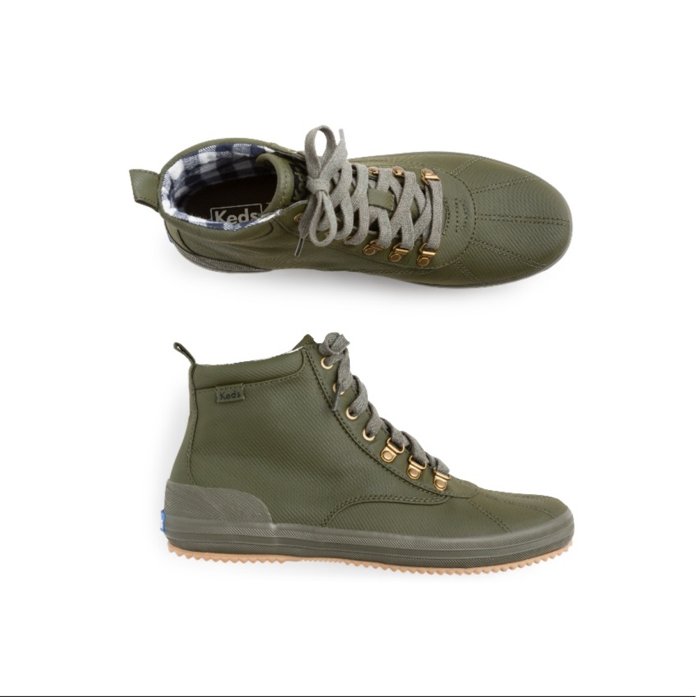 Size 9 water-resistant vegan friendly boot.